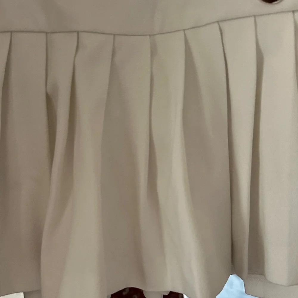 Zara size XS white pleated skort - Picture 3 of 4